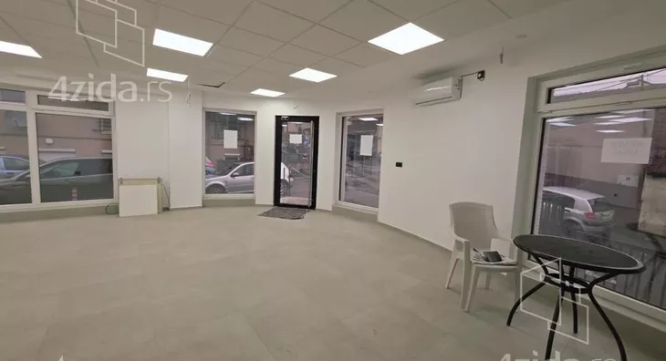 Poslovni prostor | 4zida