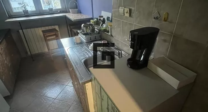 Šestoiposoban stan | 4zida