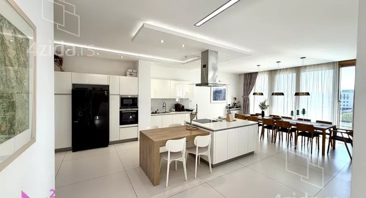 Sedmosoban stan | 4zida