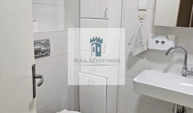 Šestosoban stan | 4zida