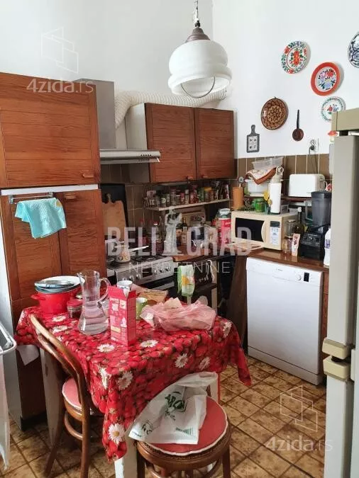 Četvoroiposoban stan | 4zida