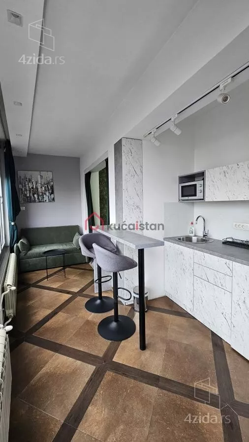 Petosoban stan | 4zida