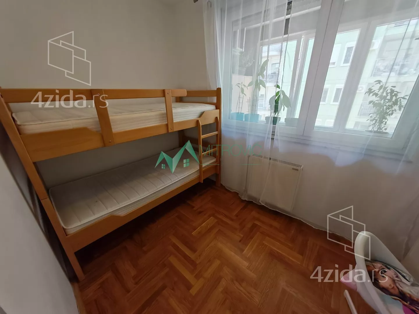 Dvoiposoban stan | 4zida