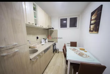 Studentski Trg | 4zida.rs