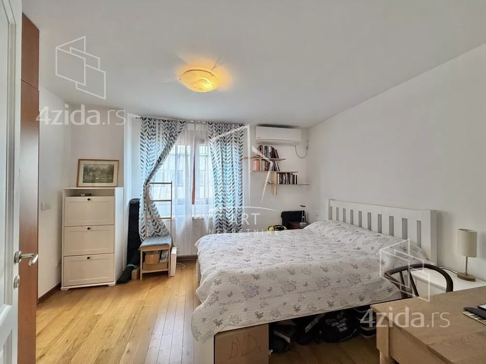 Četvoroiposoban stan | 4zida