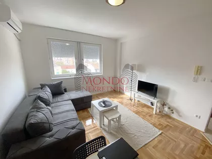 Ekonomski/Pravni Fakultet | 4zida.rs
