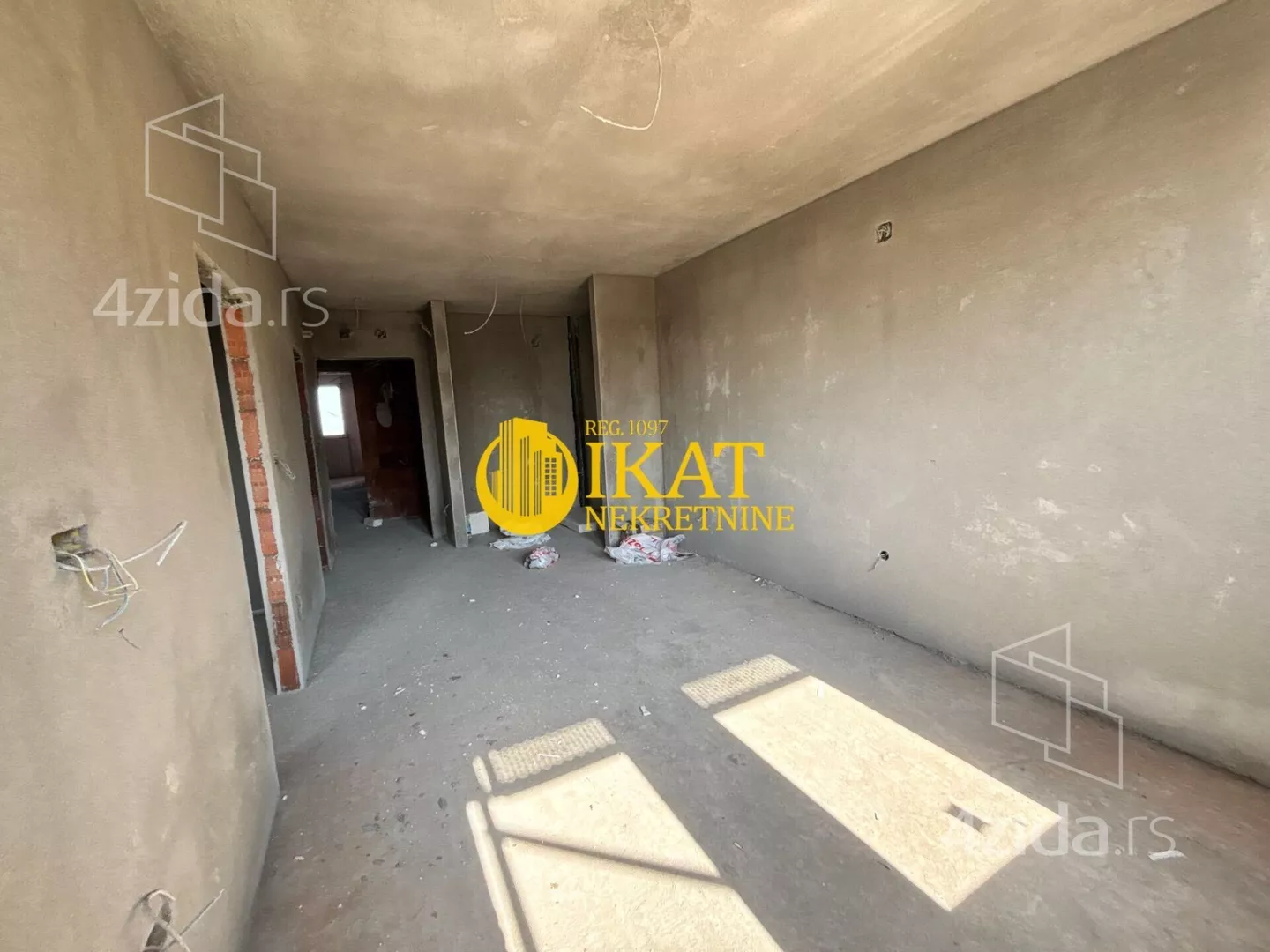 Jednoiposoban stan | 4zida