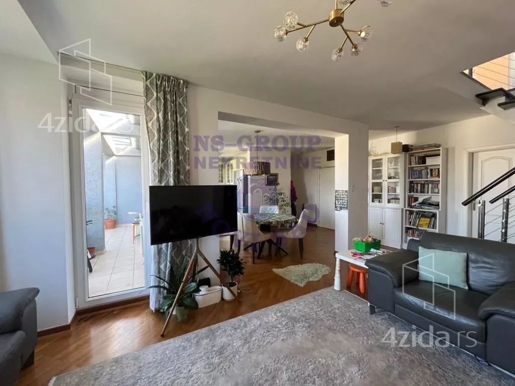 Četvoroiposoban stan | 4zida