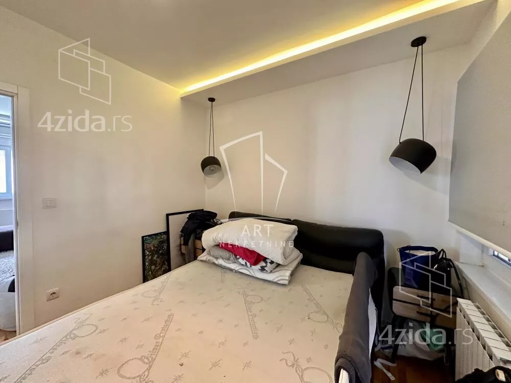 Šestosoban stan | 4zida