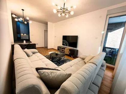 Square Garden | 4zida.rs