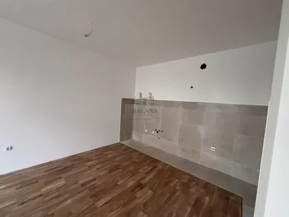 Stari Banovci | 4zida.rs