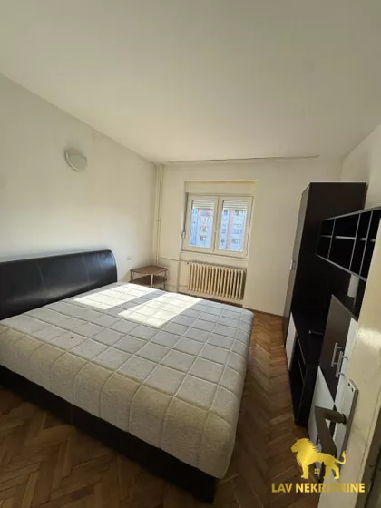 RUMENAČKA | 4zida.rs
