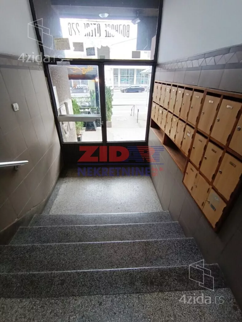 Lokal | 4zida
