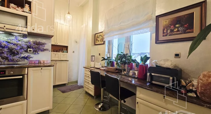 Petosoban stan | 4zida