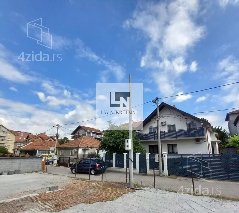 Plac | 4zida