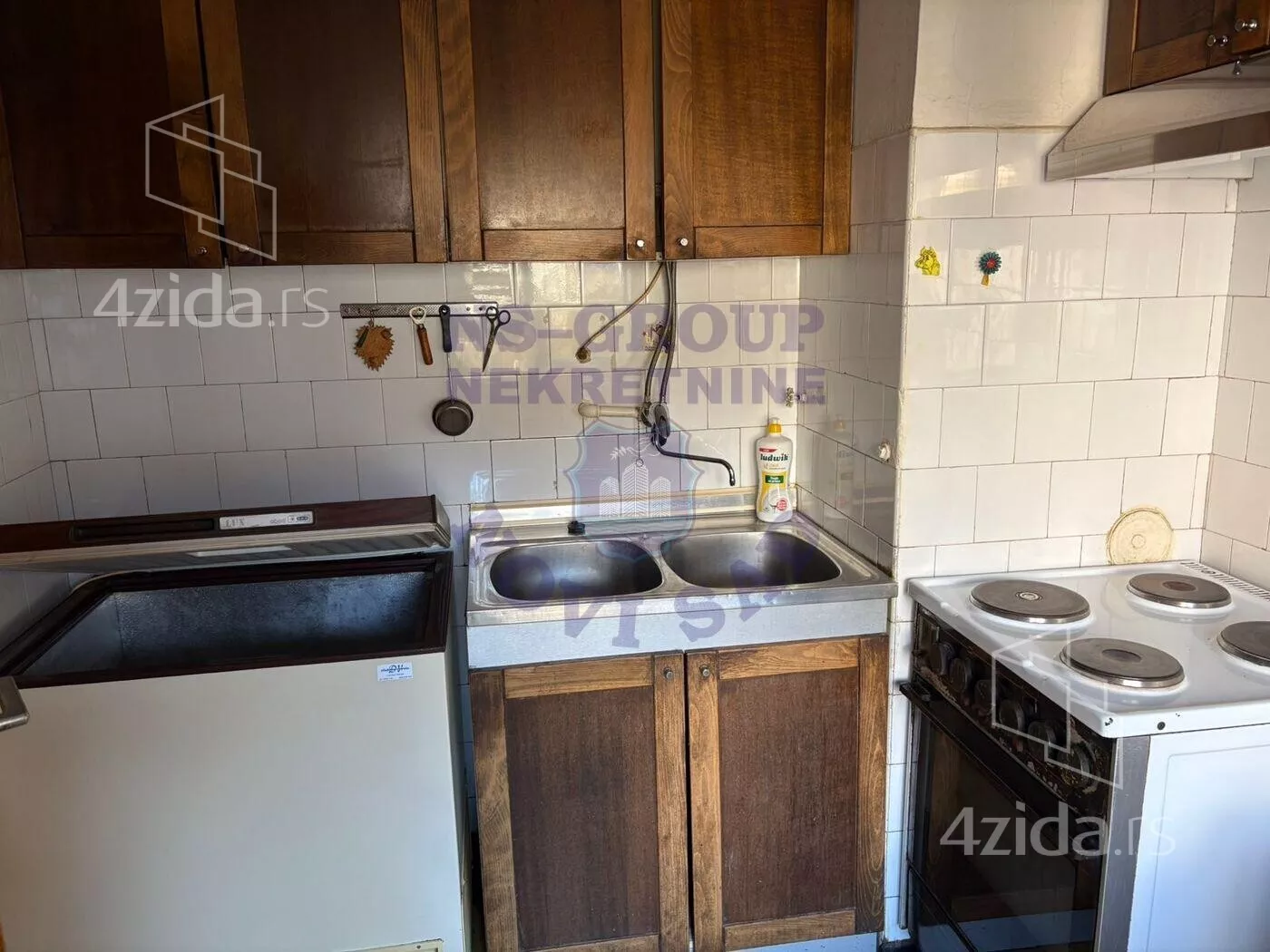 Petosoban stan | 4zida