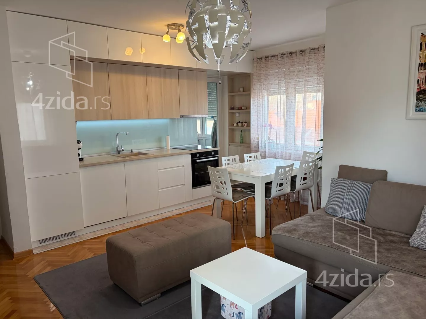 Dvoiposoban stan | 4zida