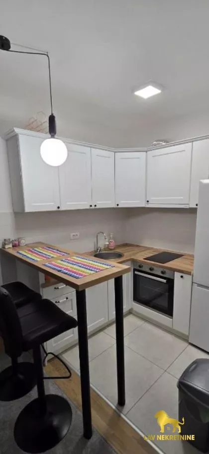 LAZE LAZAREVIĆA | 4zida.rs