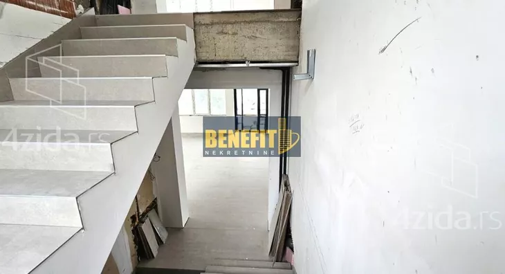 Poslovna zgrada | 4zida