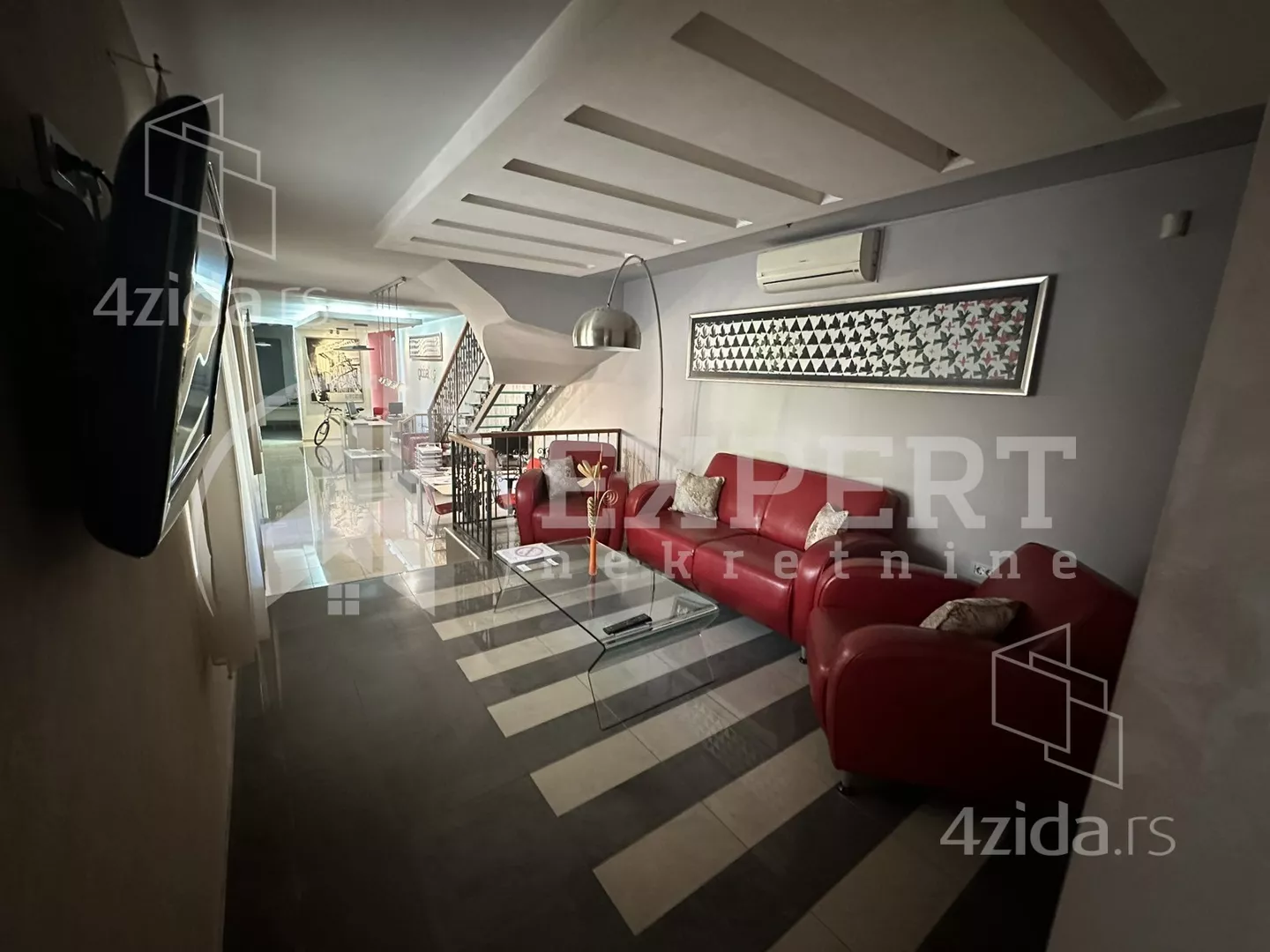Lokal | 4zida