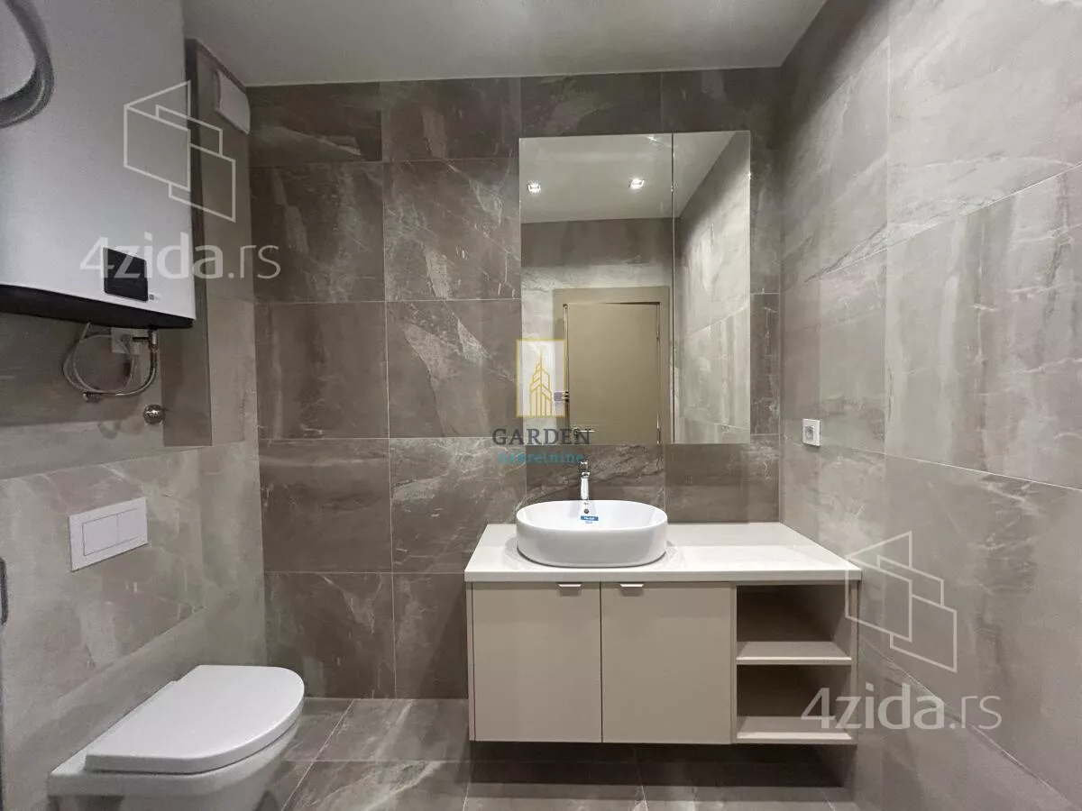 Četvoroiposoban stan | 4zida