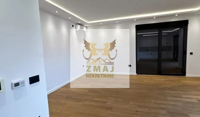 Šestosoban stan | 4zida