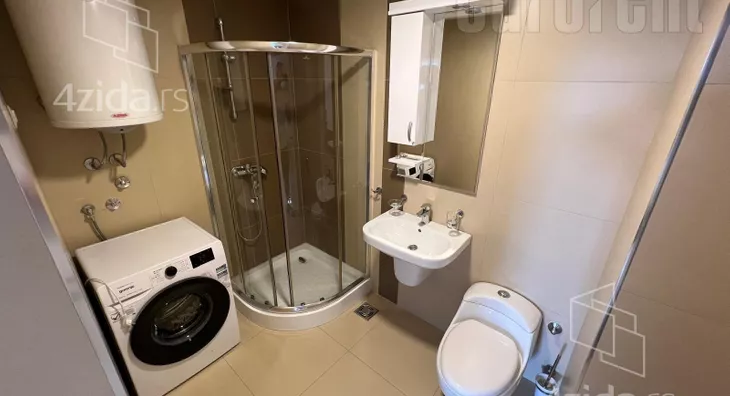 Petosoban stan | 4zida