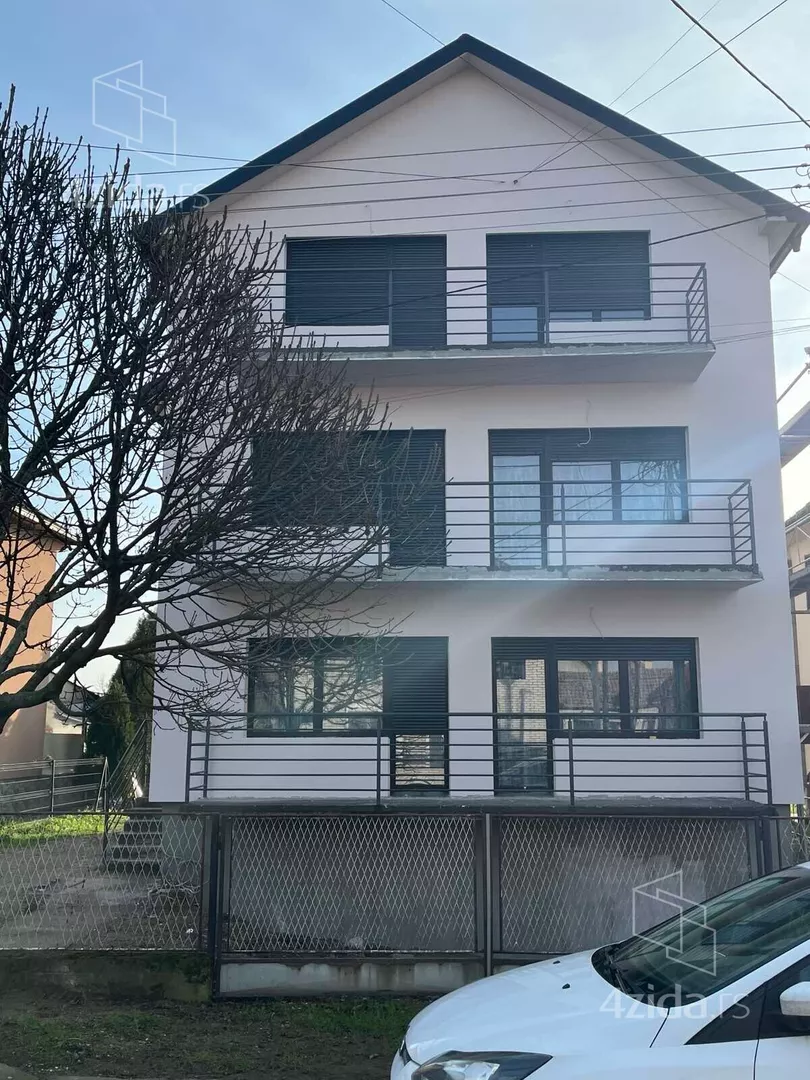 3-etažna kuća | 4zida