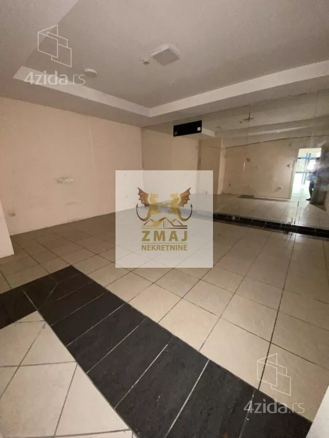 Poslovna zgrada | 4zida