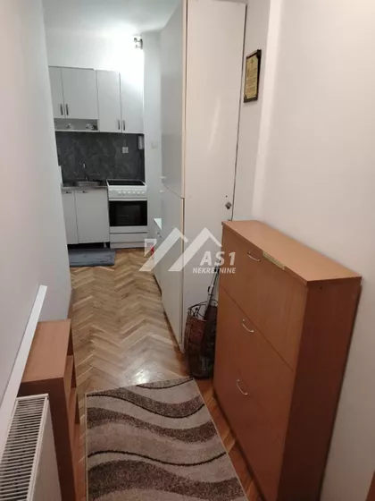 Valentina Vodnika | 4zida.rs