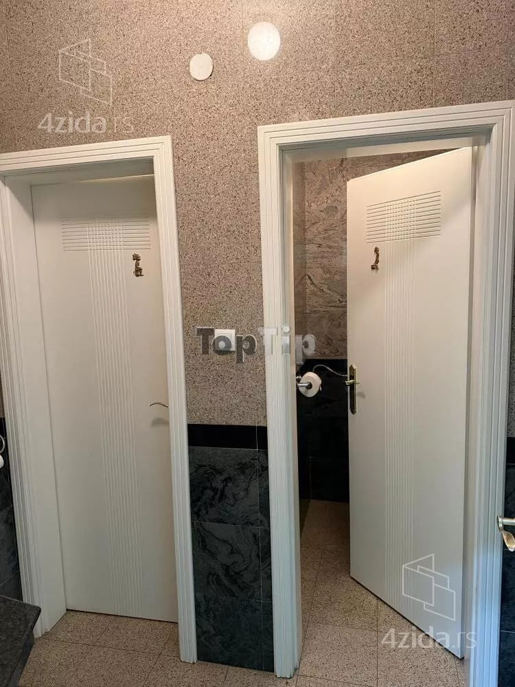 Poslovna zgrada | 4zida