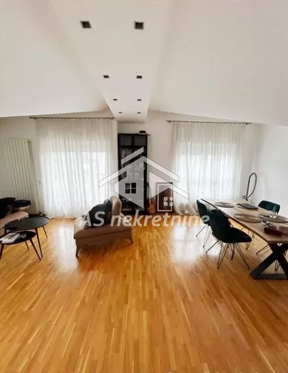 Autokomanda | 4zida.rs