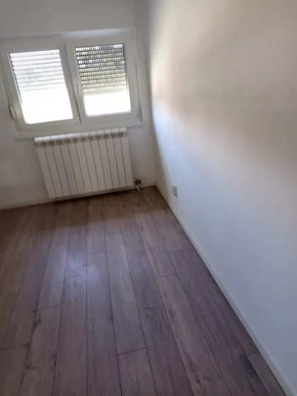 Surčin (mesto) | 4zida.rs