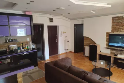 Kačićeva bb | 4zida.rs