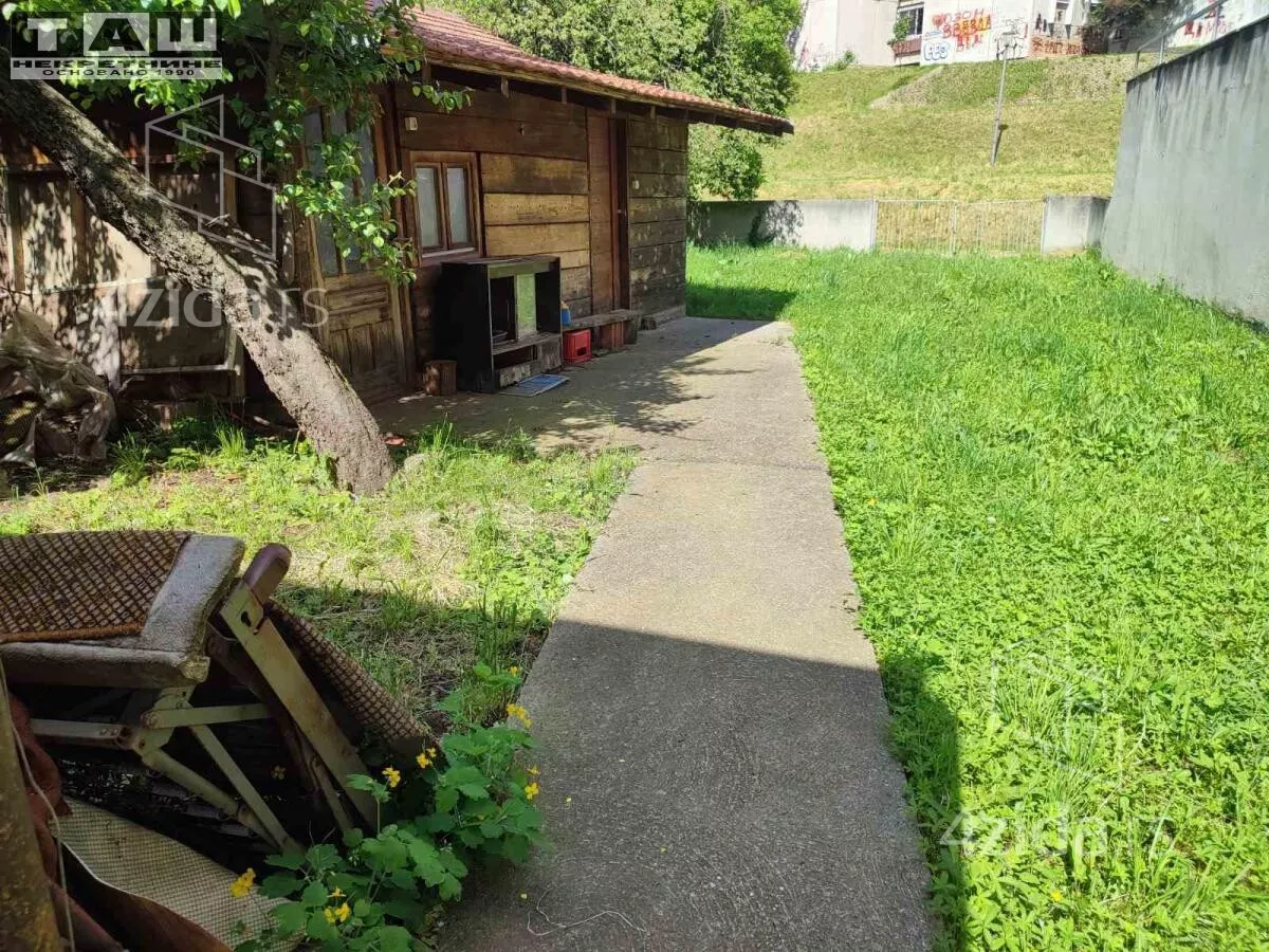 Plac | 4zida