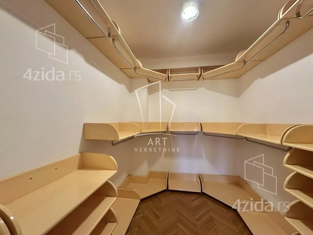 4-etažna kuća | 4zida