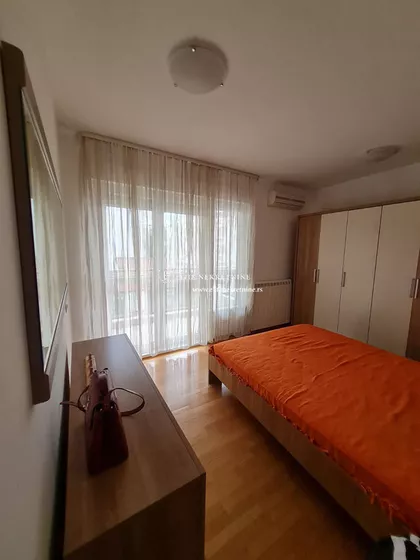 Hram Svetog Save | 4zida.rs