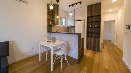 Gospodara Vučića | 4zida.rs