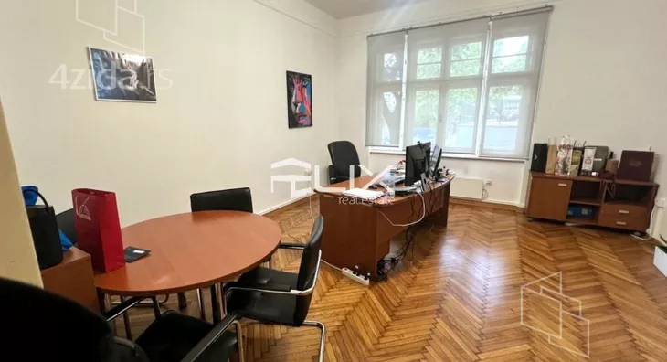 Šestosoban stan | 4zida