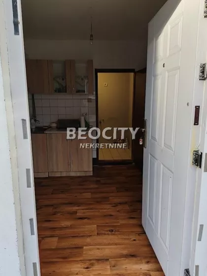 Industrijska | 4zida.rs