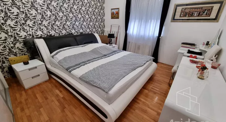 Četvoroiposoban stan | 4zida