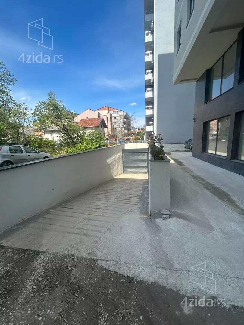 Poslovni prostor | 4zida