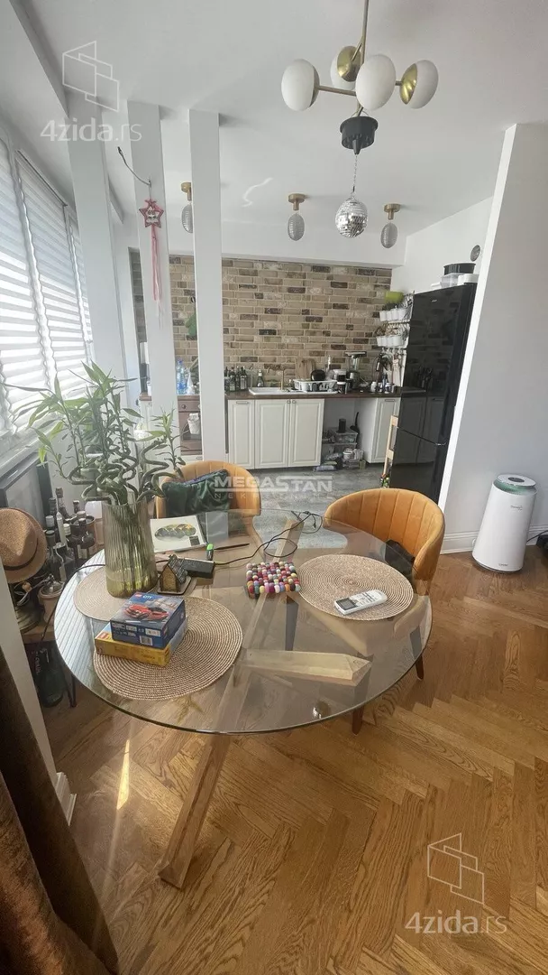 Petosoban stan | 4zida