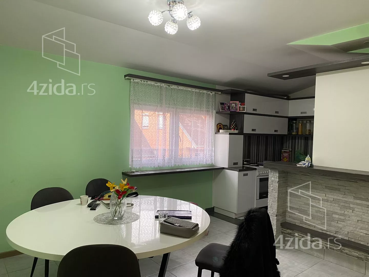 Petosoban stan | 4zida