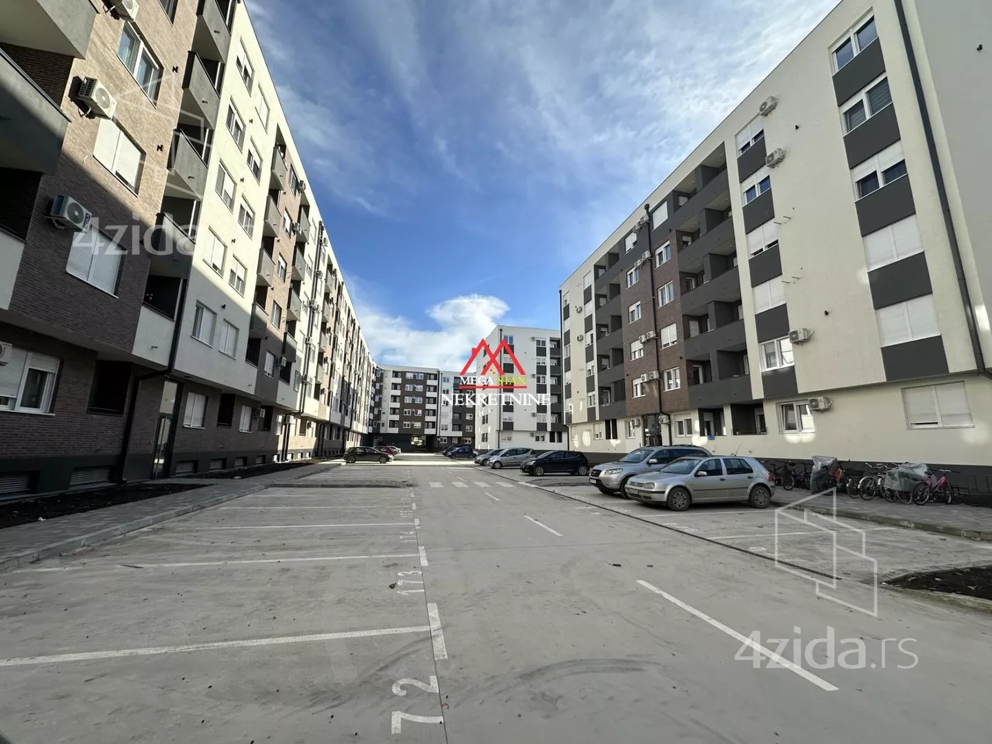 Jednoiposoban stan | 4zida
