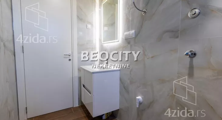 Četvoroiposoban stan | 4zida