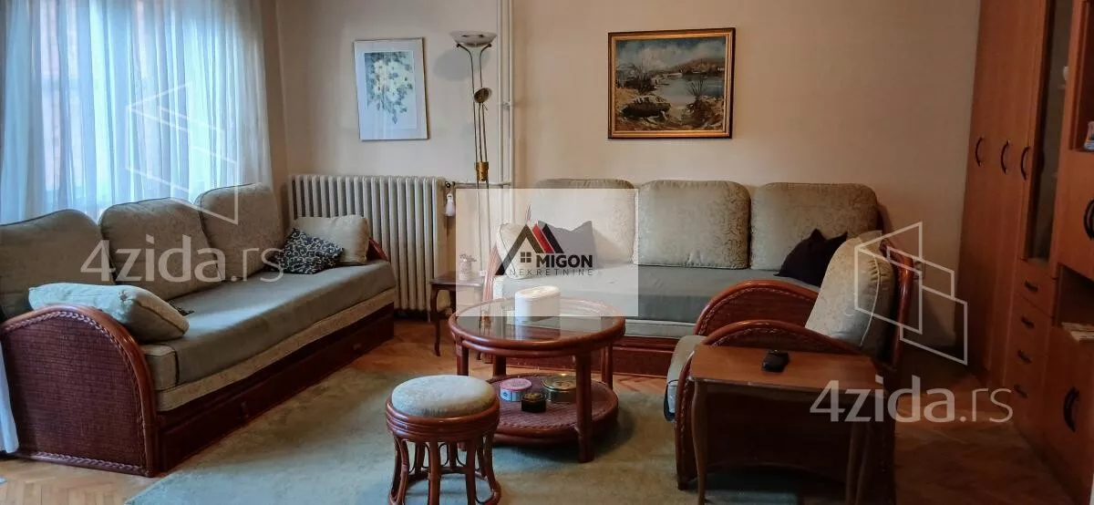 Troiposoban stan | 4zida