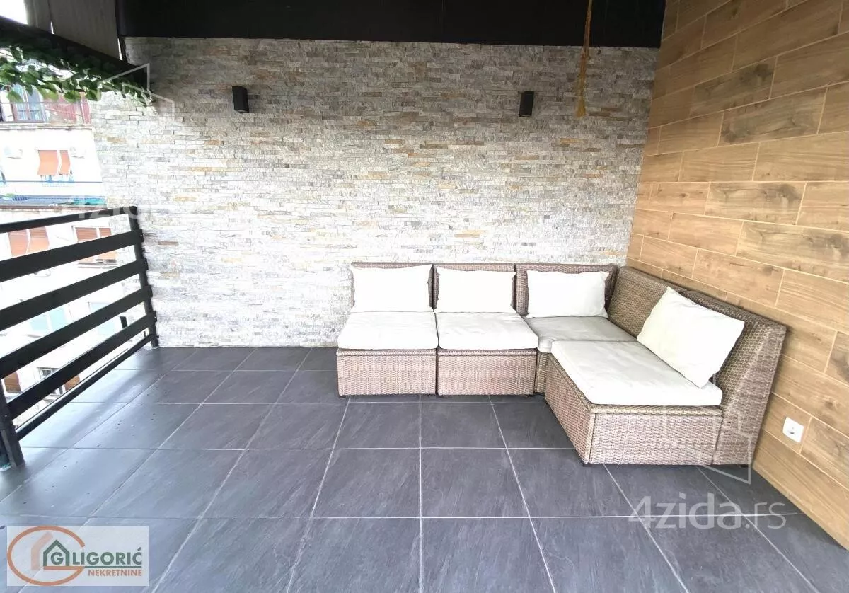 Petosoban stan | 4zida