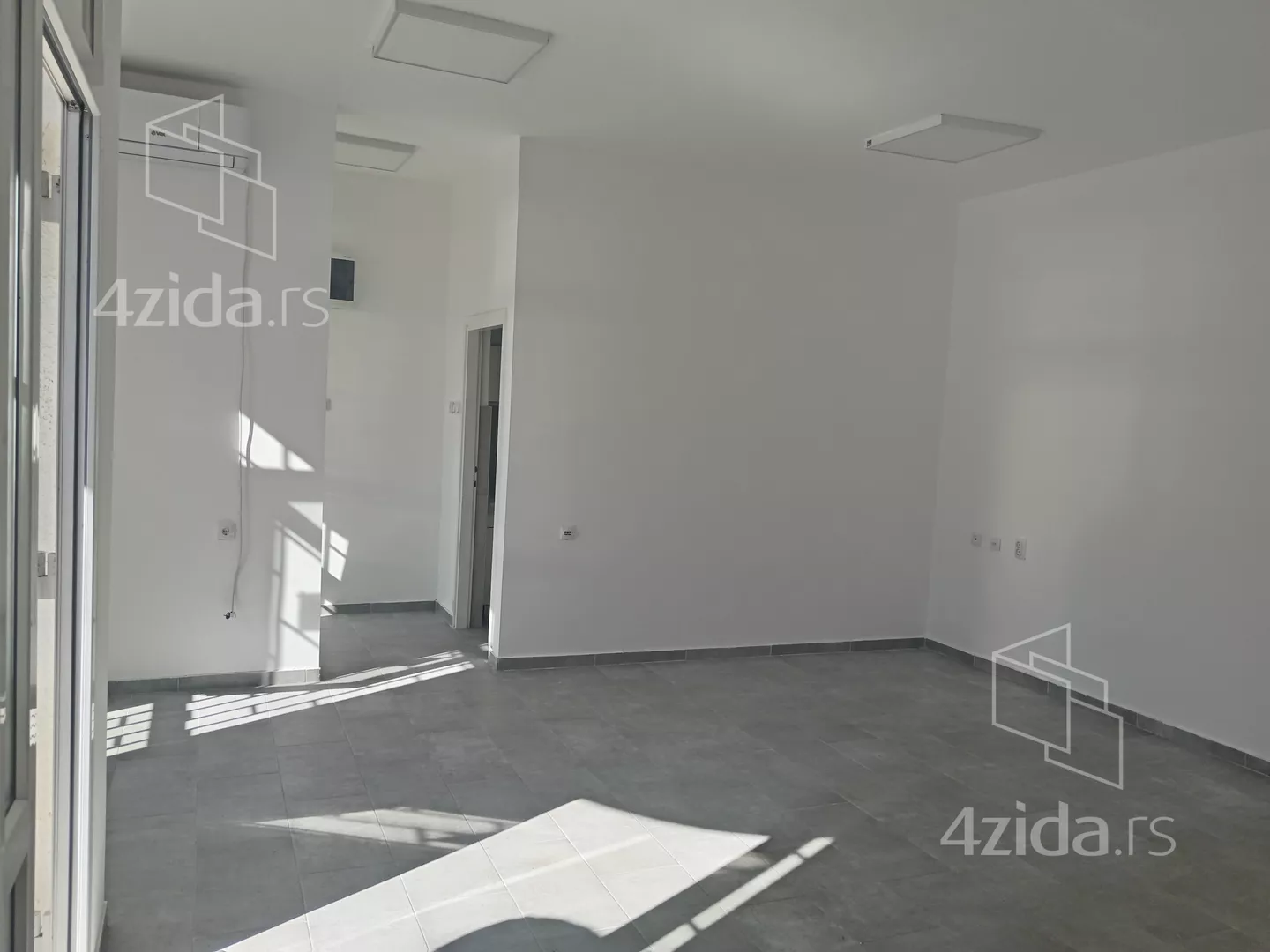 Poslovni prostor | 4zida