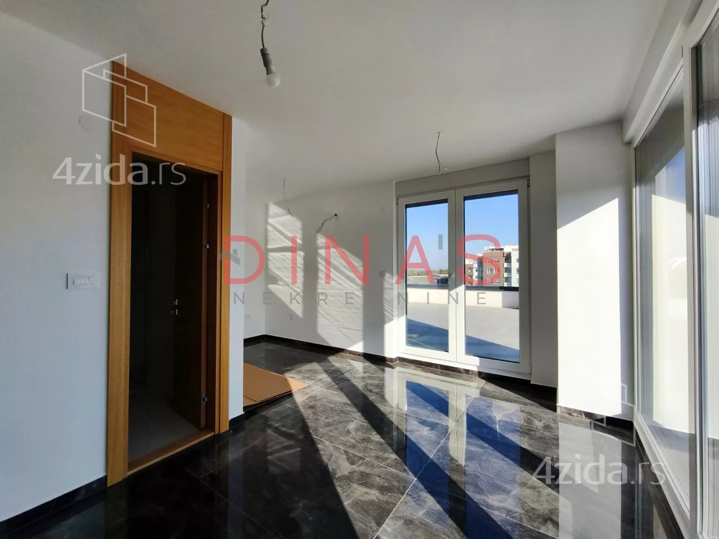 Četvoroiposoban stan | 4zida